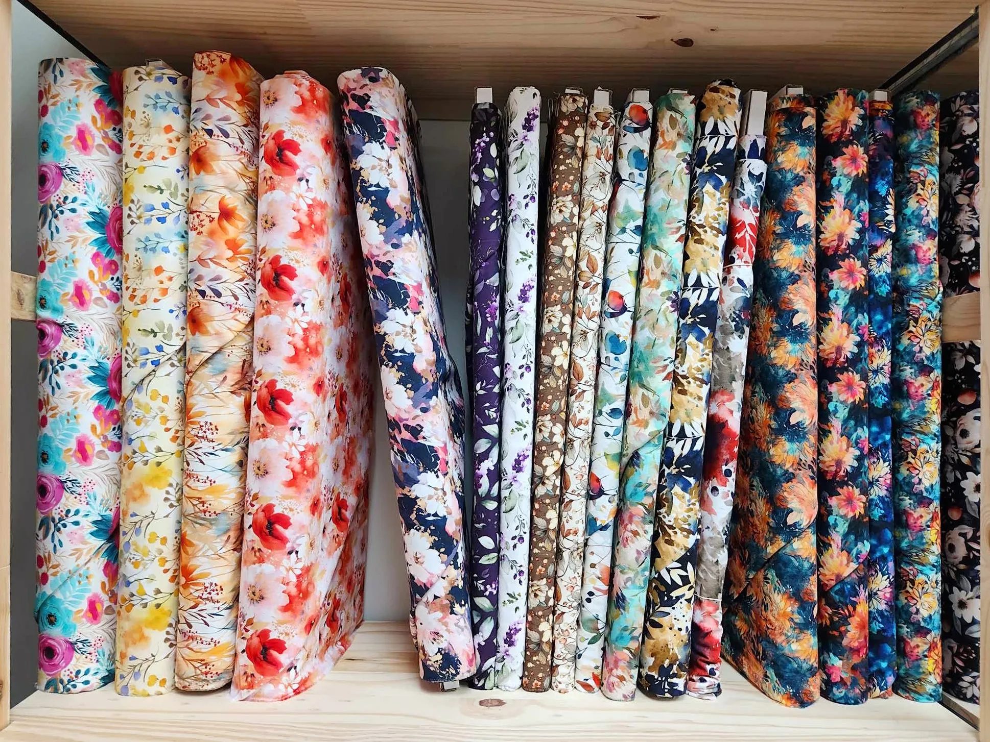 Autumns Lilly – 100% Quilting Cotton Fabric by the Yard