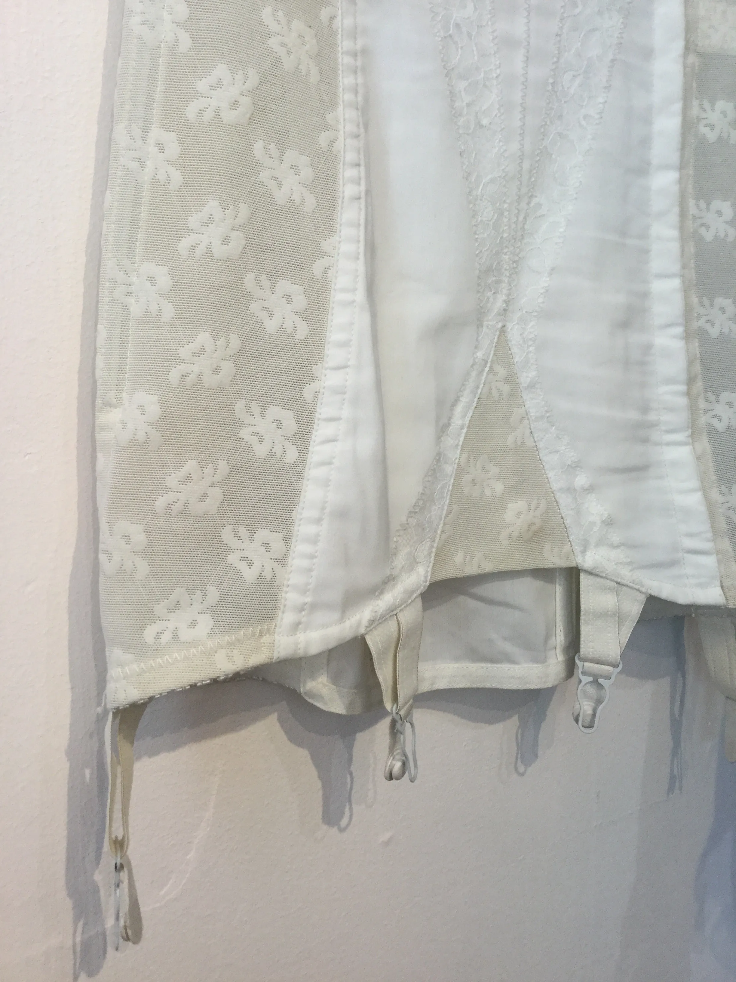 The Finland Collection White Bow Print Cinching Girdle S/M #124